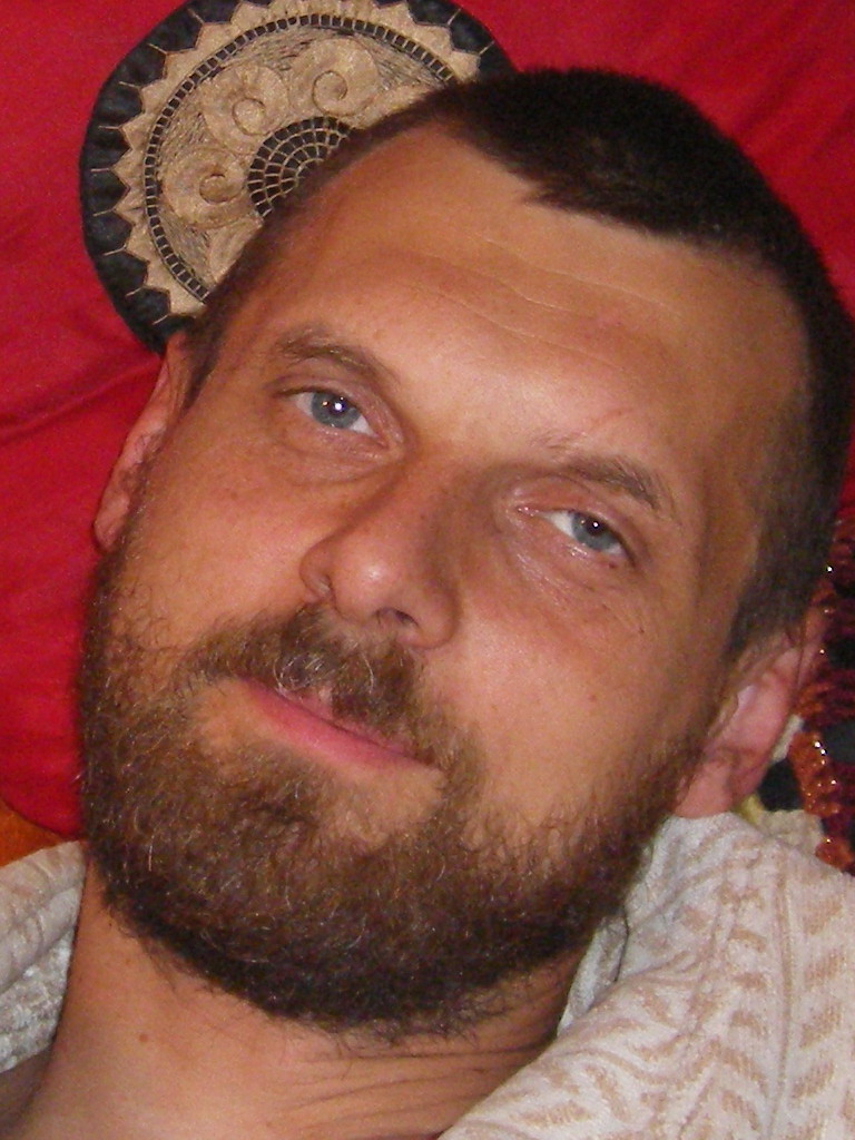 �������